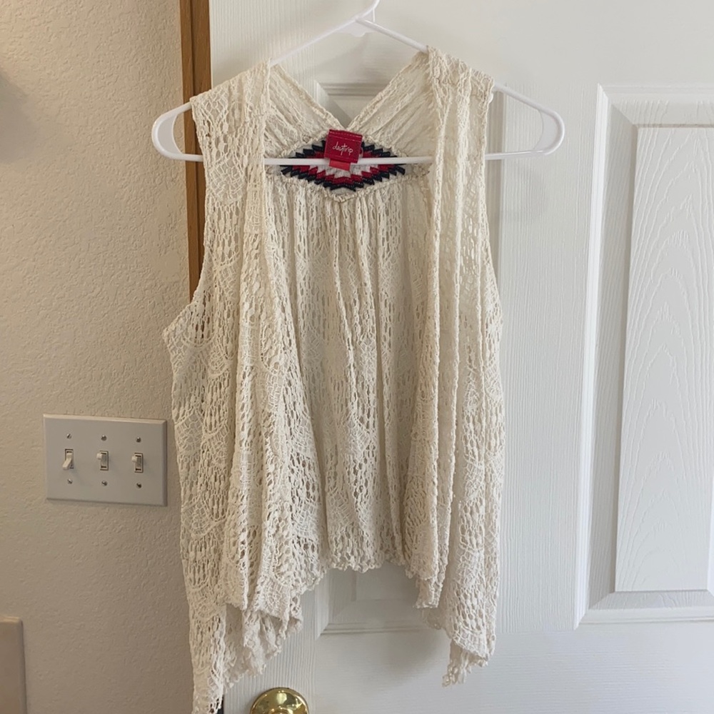 Vest cardigan with Aztec design
